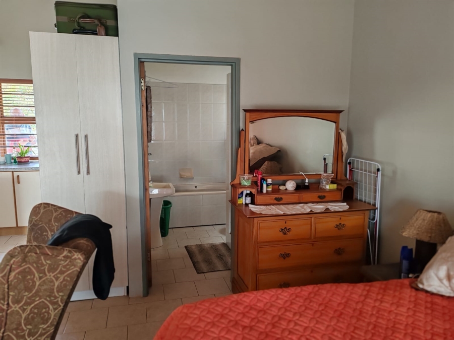 5 Bedroom Property for Sale in Perlemoenbaai Western Cape